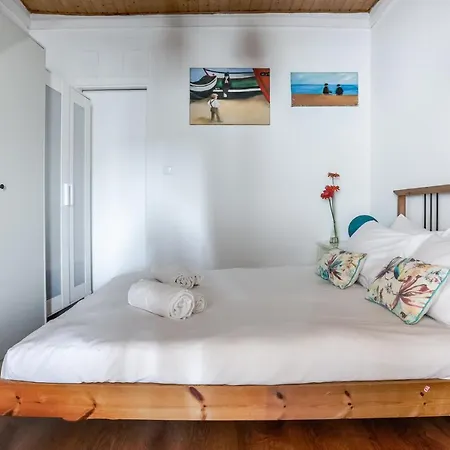Apartment Center In Lively Bairro Alto! Lissabon