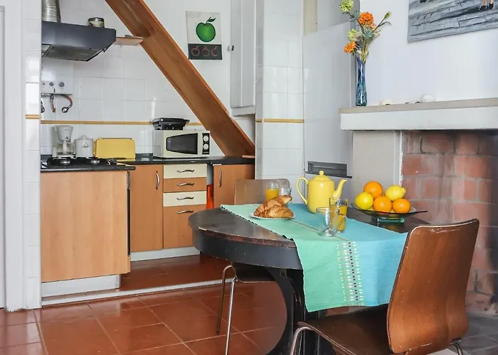 Center In Lively Bairro Alto! Lejlighed Lisboa