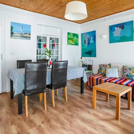 Center In Lively Bairro Alto! Апартаменты Лиссабон