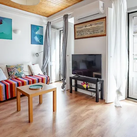 Center In Lively Bairro Alto! Апартаменты Лиссабон