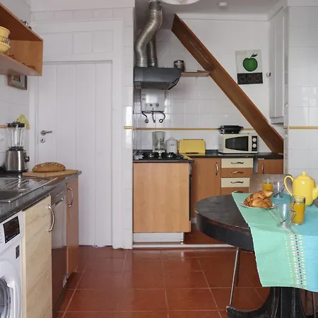 아파트 Center In Lively Bairro Alto! 리스본