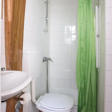 Center In Lively Bairro Alto! * Лиссабон